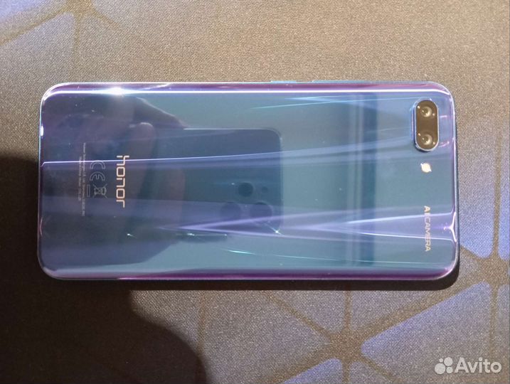 Телефон Honor 10