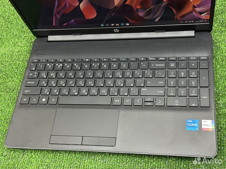 HP Laptop i5-1135G7 8gb 512ssd