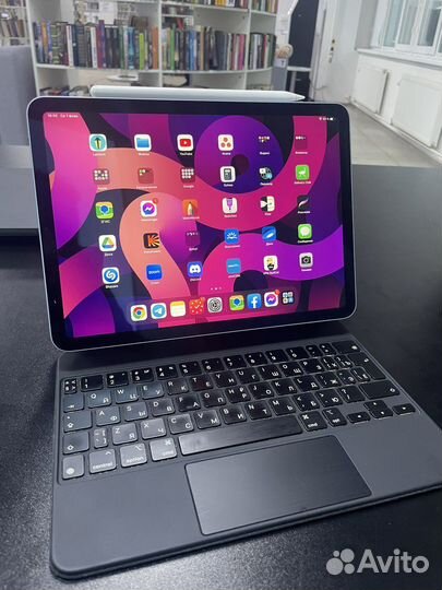 iPad air 4 256gb + чехол клавиатура + пенсл