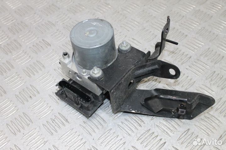 Блок ABS Nissan Teana 32 J32 2WD