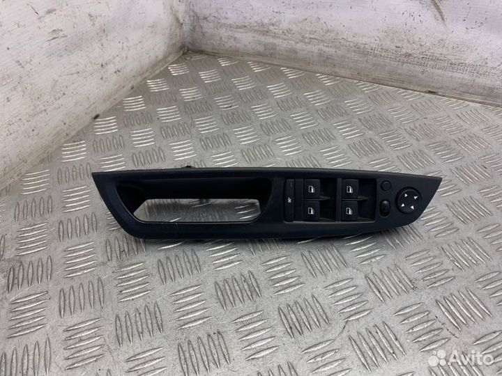 Блок управления стеклоподъемниками передний левый