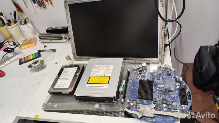 Apple iMac G4 в разборе