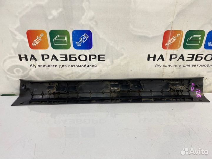 Накладка на порог внутренняя передняя правая Mazda