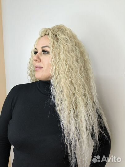 Модель на афролоконы