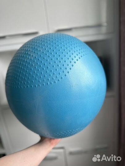 Гимнастический мяч 45 см с насосом и коробкой