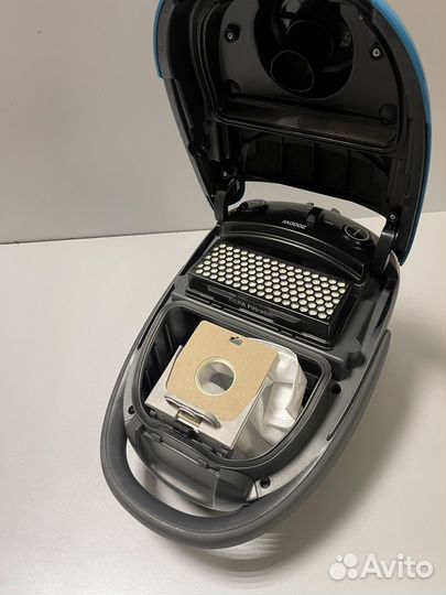 Пылесос Samsung SC20F30WF