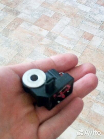 Датчик удара airbag на форд фиеста 2 (2008г.в.)