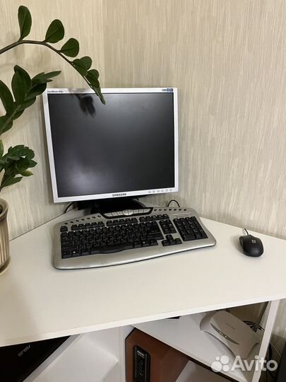Монитор Samsung