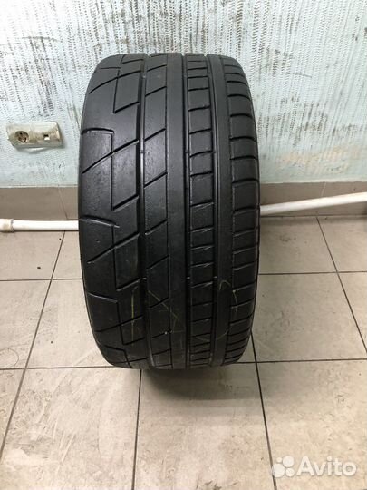 Bridgestone Potenza RE070R 285/35 R20