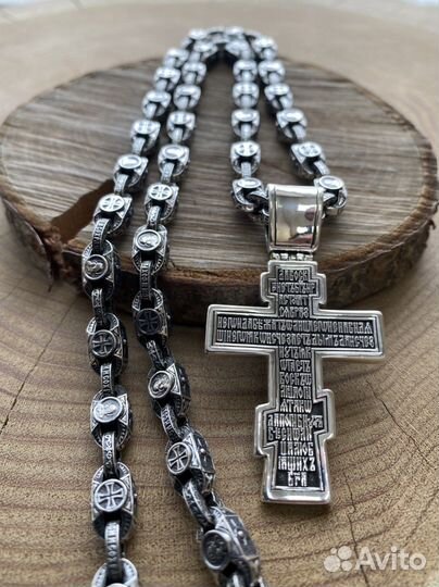 Серебряная цепь и крест