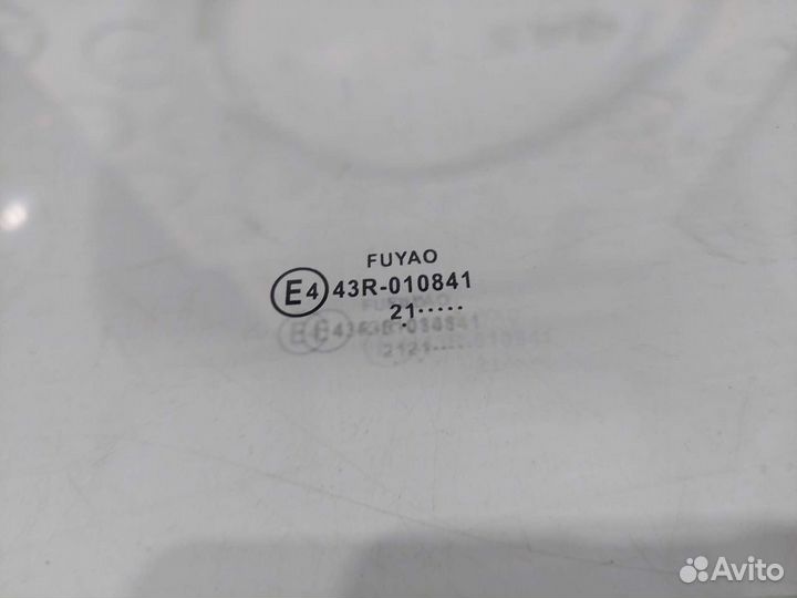 Стекло переднее правое Peugeot Traveller