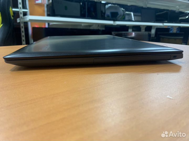 Ноутбук /i5 7200/8GB/GT940MX/1000GB/17.3 IPS FHD