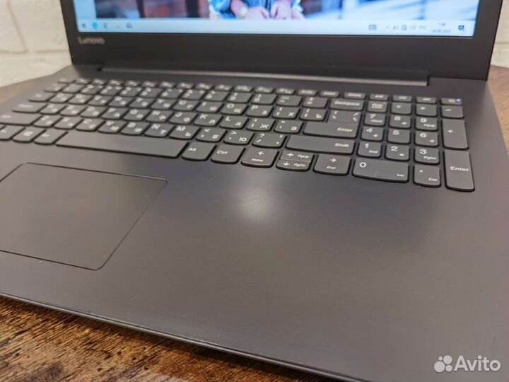 Ноутбук на Core i3 (6 gen)