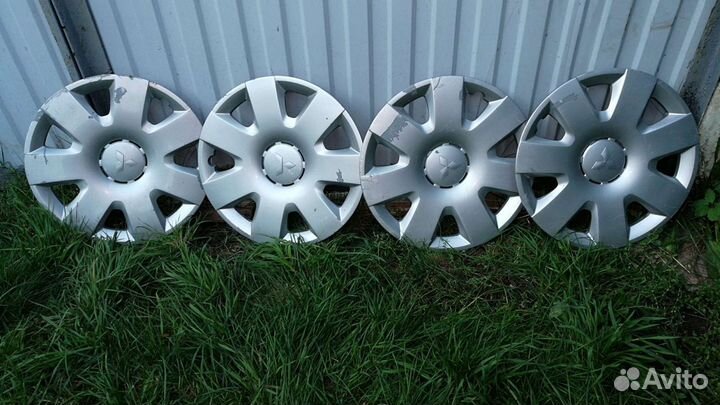 Kолпaки оpигинaльные для Мицубиси Ланcеp 10. R16