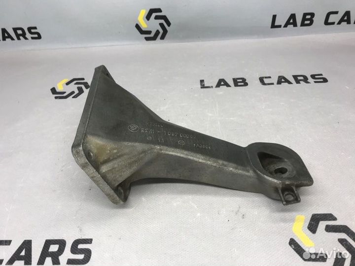 Кронштейн опоры двигателя правый Bmw X5 E53 M54