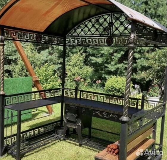 Мангал с крышей