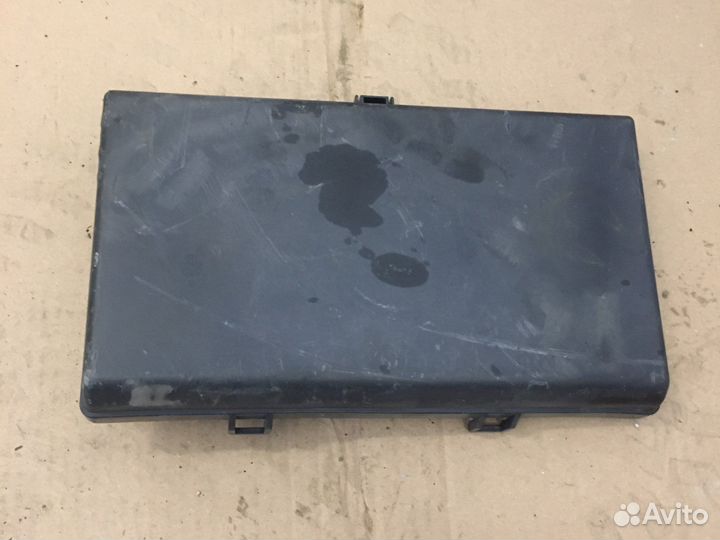 Крышка блока предохранителей Toyota 4Runner