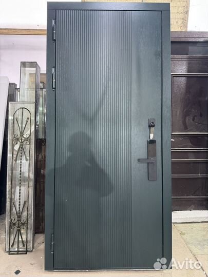 Дверь входная металлическая