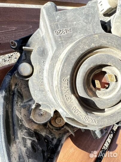 Фара правая на mitsubishi outlander I