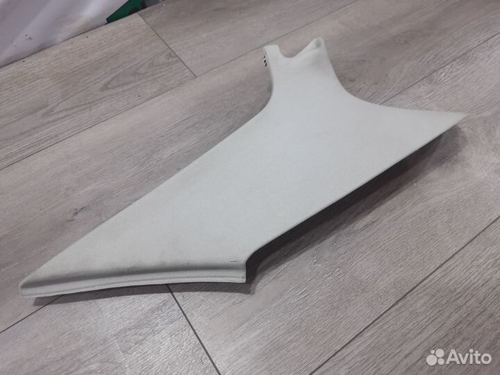 Обивка задняя правая салона для Skoda Superb II