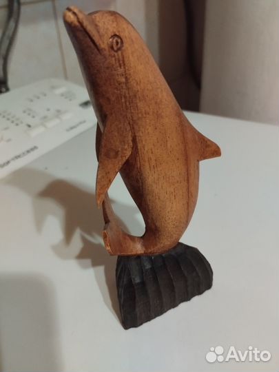 Фигурки Дельфин из натурального дерева