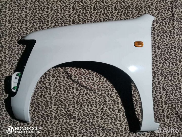 Крыло левое toyota probox