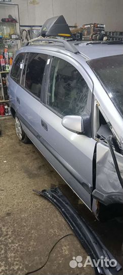 Двери opel zafira b