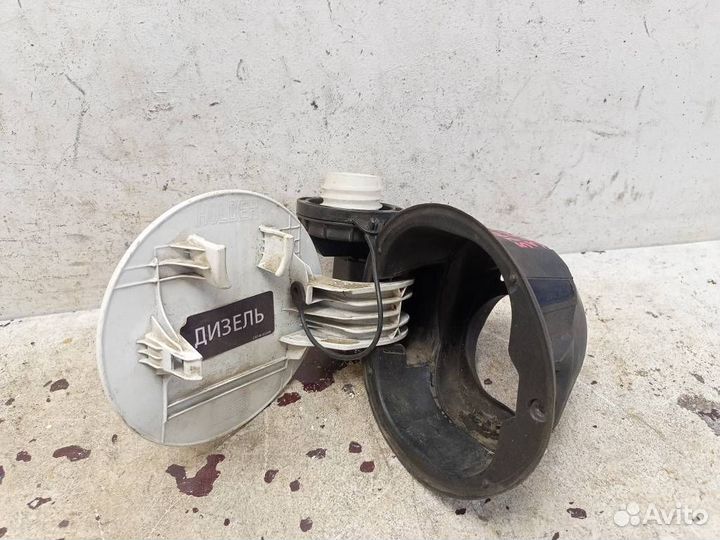 Лючок бензобака Киа Sorento 2 XM