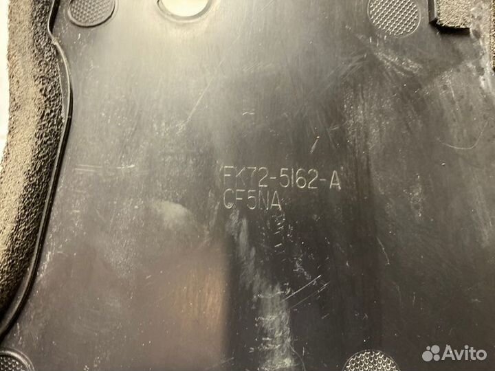 Крышка короба аккумулятора Land Rover Discovery