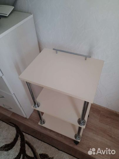 Тумба открытая на колесиках