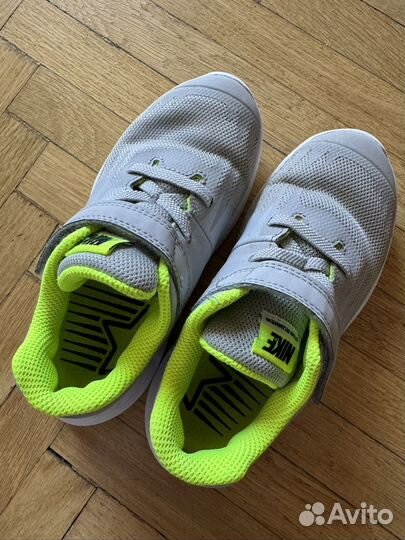 Кроссовки nike 27