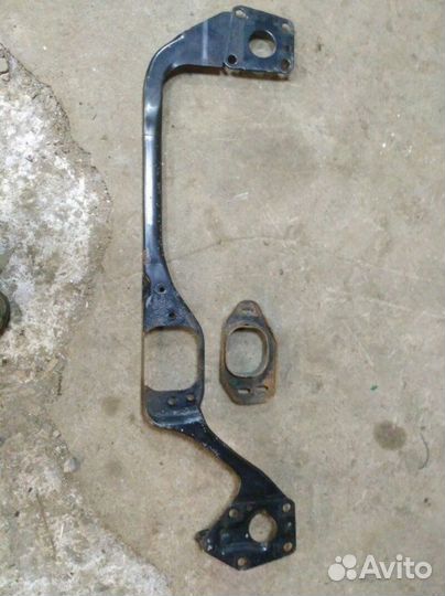 Балка поперечная передняя Volkswagen Passat B5