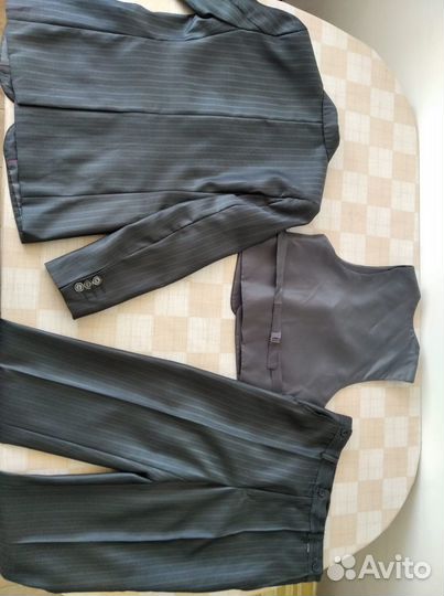 Костюм для мальчика (размер 34)