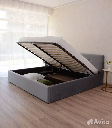Кровать с подъемным механизмом и матрасом 180х200