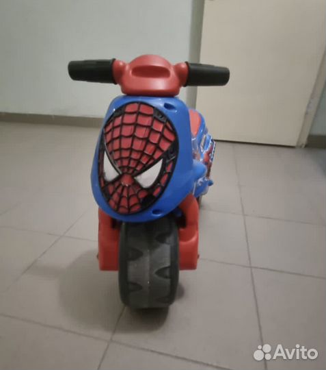 Беговел-мотоцикл Injusa Foot to Floor Человек-паук