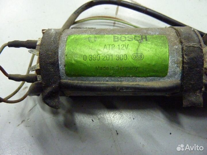 Доводчик багажника Bmw 7 E38