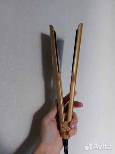 Выпрямитель для волос. Профессиональный. Плойка