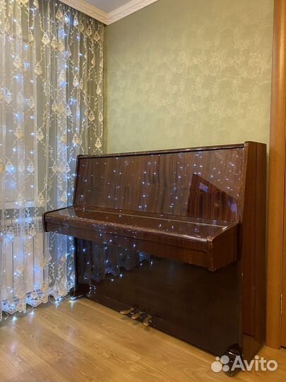 Пианино Ростов-Дон (3 педали)