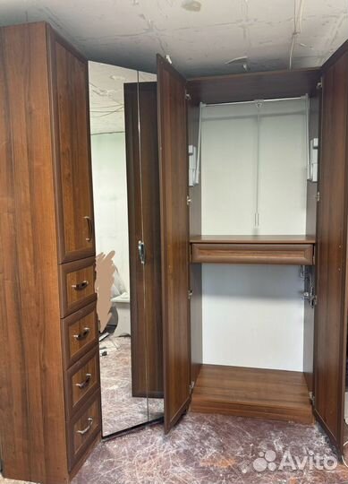Шкаф купе угловой с зеркалом бу