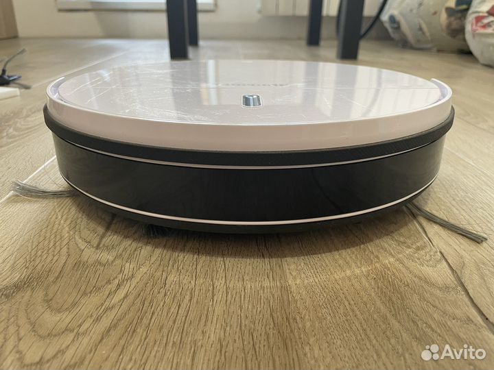 Робот-пылесос Redmond RV-R450