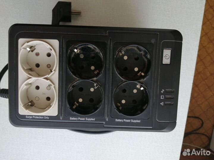 Бесперебойник Ippon