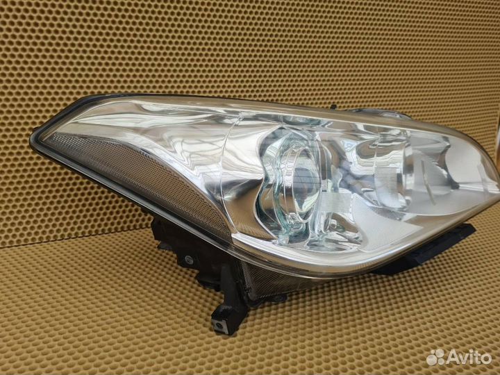 Фара передняя правая Infiniti M25 M37 Y51
