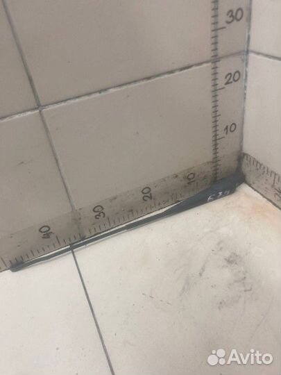 Поводок стеклоочистителя передний правый