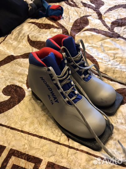 Лыжные ботинки 35р