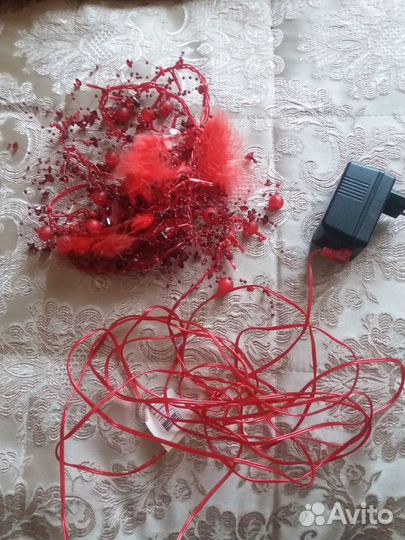 Красная гирлянда на новый год и день влюблённых