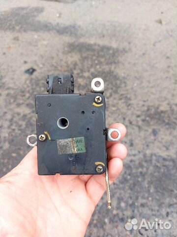 Моторчик заслонки печки H400730210 Кия Спектра