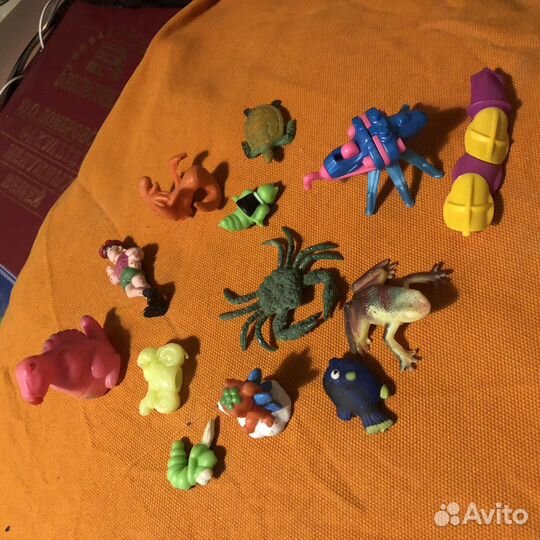 Динозавр змея паук и т.д. Резиновые фигурки