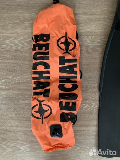 Комплект одежды и оборудования для подводной охоты