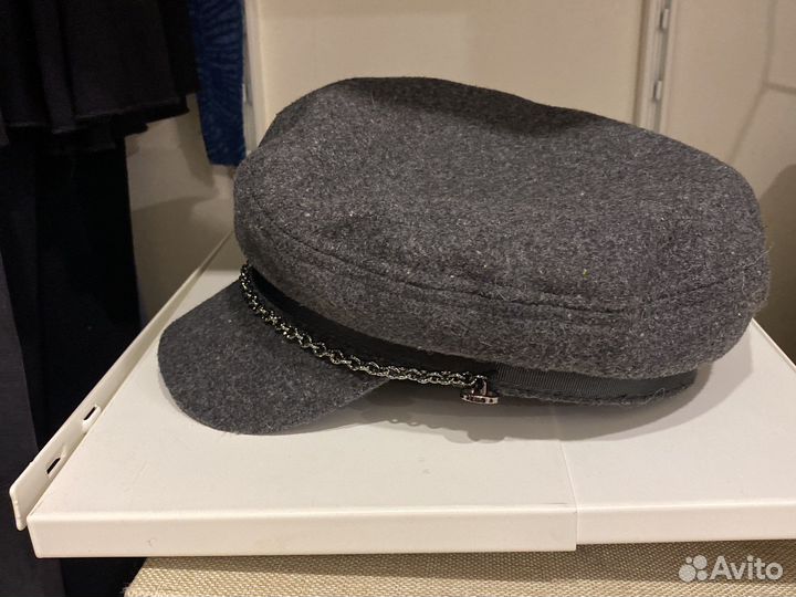 Берет с козырьком mohito