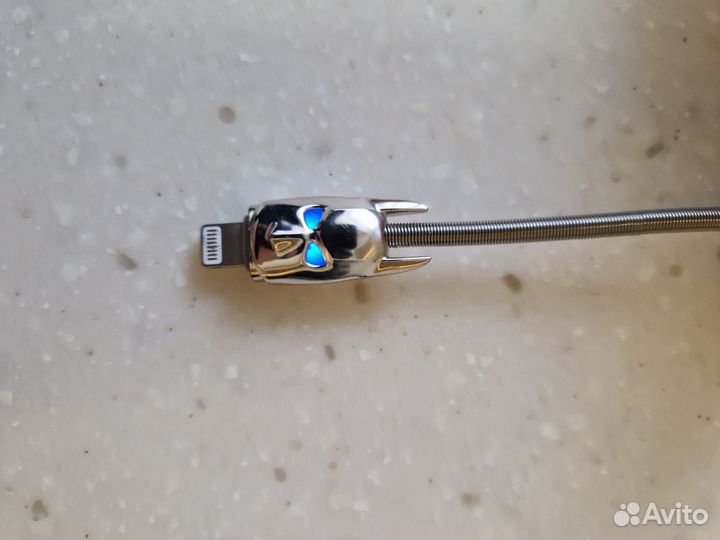 USB кабель на iPhone hoco U30 Shadow Knight